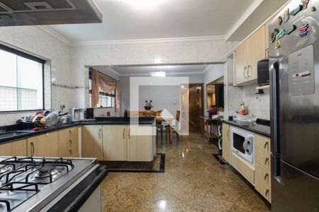 Casa à venda com 369m², 3 quartos e 7 vagas Casa à venda com 369m², 3 quartos e 7 vagasCozinha