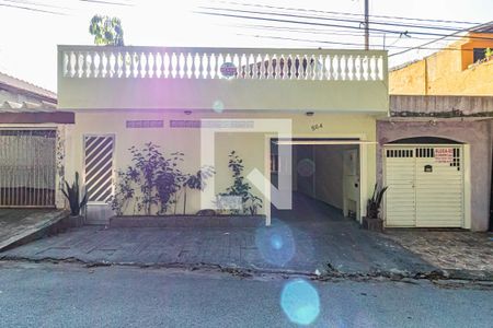 Casa à venda com 139m², 4 quartos e 2 vagasFachada