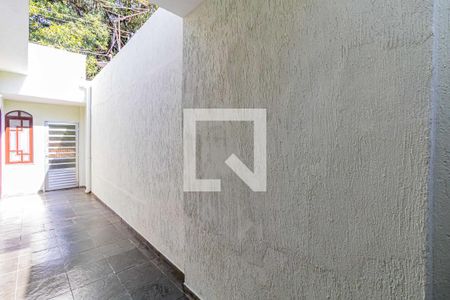 Casa à venda com 139m², 4 quartos e 2 vagasCorredor lateral