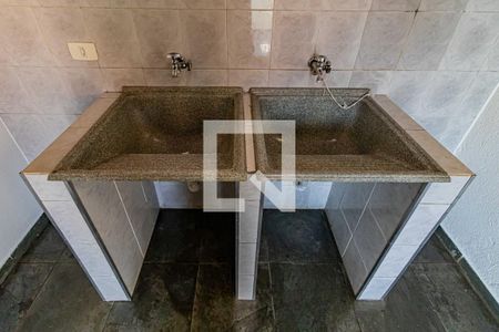 Casa à venda com 139m², 4 quartos e 2 vagasLavanderia