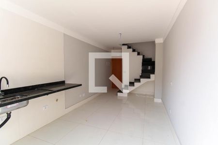Casa à venda com 108m², 2 quartos e 1 vagaSala/Cozinha