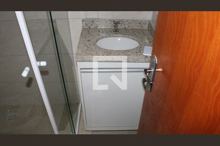 Banheiro de kitnet/studio para alugar com 1 quarto, 36m² em Vila Paulicéia, São Paulo