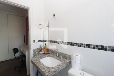 Casa à venda com 271m², 3 quartos e 5 vagasBanheiro da Suíte 1