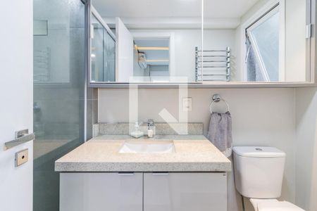 Apartamento à venda com 76m², 2 quartos e 2 vagasBanheiro da Suite