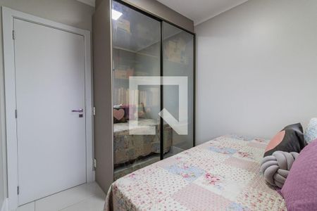 Dormitório de apartamento à venda com 2 quartos, 76m² em Navegantes, Porto Alegre