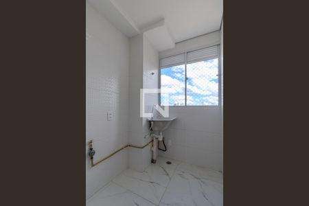 Área de serviço de apartamento para alugar com 2 quartos, 44m² em Jardim Maria Duarte, São Paulo