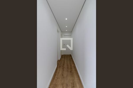 Corredor de apartamento para alugar com 2 quartos, 44m² em Jardim Maria Duarte, São Paulo