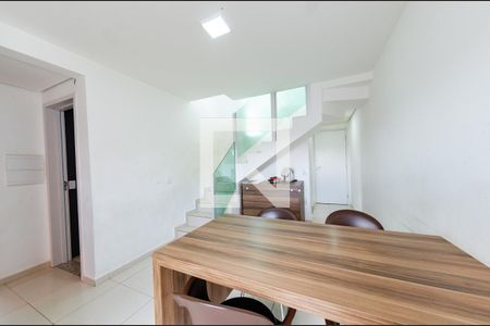 Sala de apartamento à venda com 2 quartos, 140m² em Conjunto Califórnia, Belo Horizonte