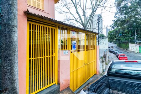 Casa à venda com 134m², 2 quartos e 1 vaga Casa à venda com 134m², 2 quartos e 1 vagaFachada