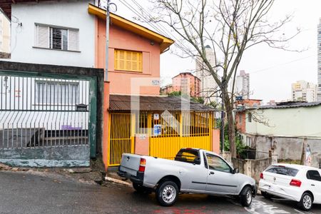 Casa à venda com 134m², 2 quartos e 1 vaga Casa à venda com 134m², 2 quartos e 1 vagaFachada
