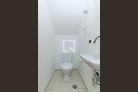 Lavabo de casa de condomínio para alugar com 2 quartos, 70m² em Vila Santa Clara, São Paulo