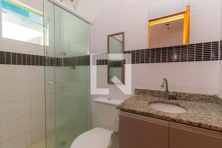 Casa de condomínio para alugar com 70m², 2 quartos e 1 vaga Casa de condomínio para alugar com 70m², 2 quartos e 1 vagaBanheiro da Suíte 1