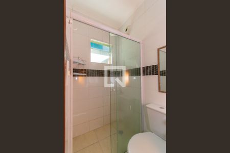 Casa de condomínio para alugar com 70m², 2 quartos e 1 vaga Casa de condomínio para alugar com 70m², 2 quartos e 1 vagaBanheiro da Suíte 1