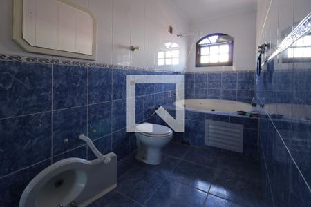 Casa à venda com 300m², 3 quartos e 8 vagasBanheiro da Suite 3