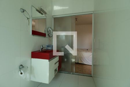 Casa à venda com 300m², 3 quartos e 8 vagasBanheiro da Suite 1