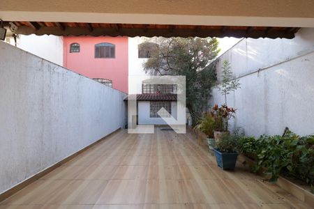 Casa à venda com 300m², 3 quartos e 8 vagasQuintal