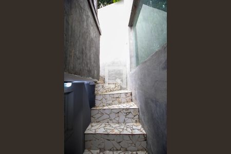 Casa para alugar com 300m², 4 quartos e 2 vagasEscada