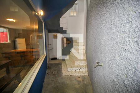 Casa para alugar com 300m², 4 quartos e 2 vagasCorredor - Área Externa