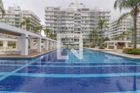 Apartamento à venda com 150m², 3 quartos e 2 vagas Apartamento à venda com 150m², 3 quartos e 2 vagasÁrea comum - Piscina