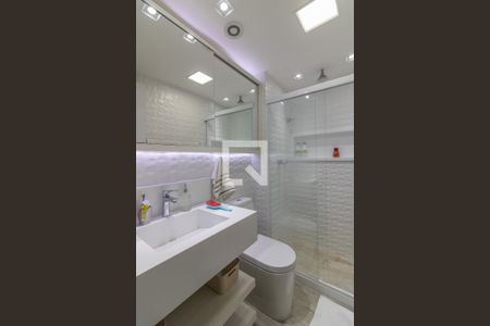 Apartamento à venda com 150m², 3 quartos e 2 vagas Apartamento à venda com 150m², 3 quartos e 2 vagasBanheiro Social