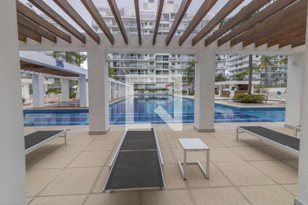 Apartamento à venda com 150m², 3 quartos e 2 vagas Apartamento à venda com 150m², 3 quartos e 2 vagasÁrea comum - Piscina