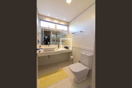 Apartamento à venda com 143m², 3 quartos e 2 vagasBanheiro 