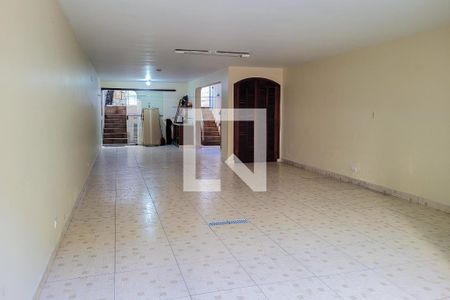 Casa para alugar com 300m², 3 quartos e 5 vagas Casa para alugar com 300m², 3 quartos e 5 vagasGaragem