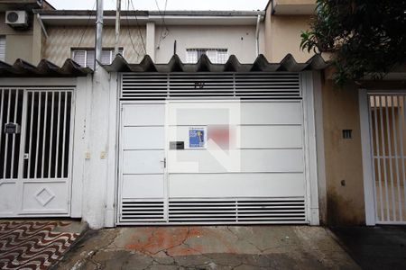 Casa à venda com 180m², 4 quartos e 2 vagasFachada