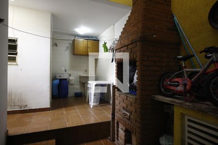 Casa à venda com 180m², 4 quartos e 2 vagasQuintal