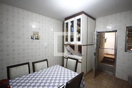 Casa à venda com 180m², 4 quartos e 2 vagasCozinha
