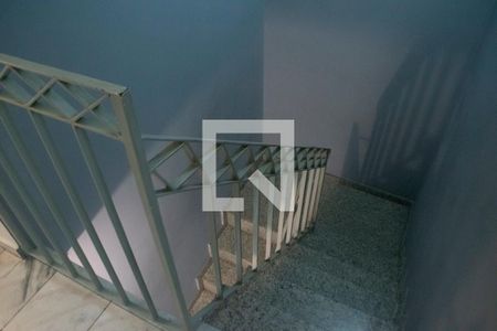 Casa à venda com 180m², 3 quartos e 3 vagasEscadas