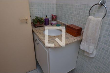 Casa de condomínio à venda com 150m², 3 quartos e 2 vagasLavabo 2