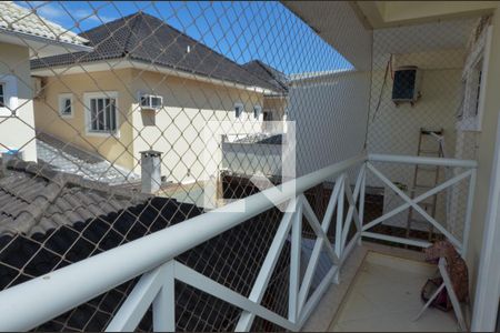 Casa de condomínio à venda com 150m², 3 quartos e 2 vagasSuite - varanda