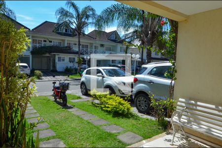 Casa de condomínio à venda com 150m², 3 quartos e 2 vagasFrente