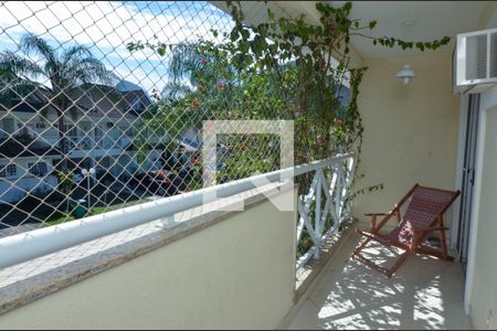 Casa de condomínio à venda com 150m², 3 quartos e 2 vagasQuarto 1 - varanda