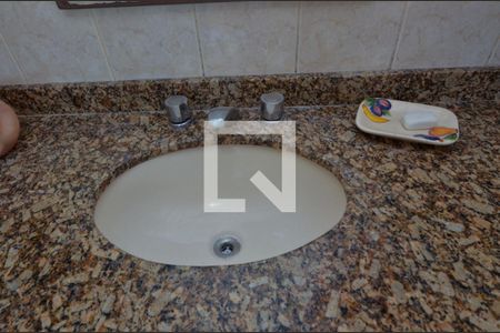 Casa de condomínio à venda com 150m², 3 quartos e 2 vagasBanheiro da Suíte