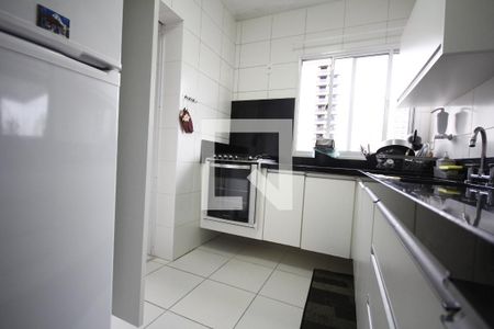 Apartamento para alugar com 90m², 2 quartos e 2 vagasCozinha