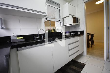 Apartamento para alugar com 90m², 2 quartos e 2 vagasCozinha