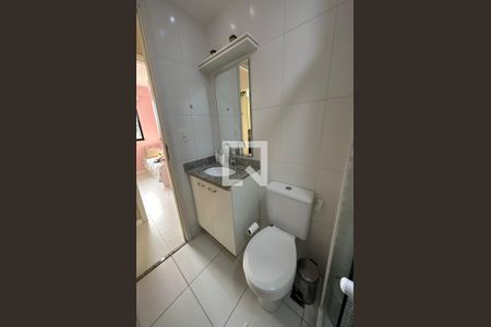 Apartamento à venda com 67m², 2 quartos e 1 vaga Apartamento à venda com 67m², 2 quartos e 1 vagaBanheiro Social