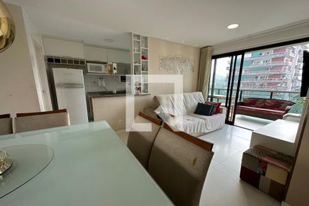 Apartamento à venda com 67m², 2 quartos e 1 vaga Apartamento à venda com 67m², 2 quartos e 1 vagaSala