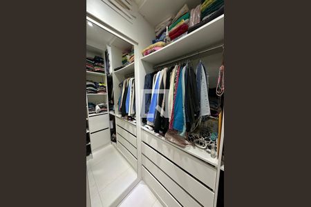 Apartamento à venda com 67m², 2 quartos e 1 vaga Apartamento à venda com 67m², 2 quartos e 1 vagaCloset da suíte