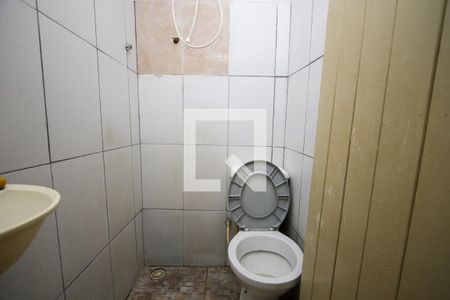 Banheiro de casa para alugar com 1 quarto, 20m² em Jardim Monte Azul, São Paulo