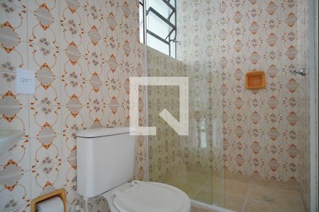 Banheiro  de apartamento à venda com 1 quarto, 32m² em São Sebastião, Porto Alegre