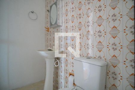 Banheiro  de apartamento à venda com 1 quarto, 32m² em São Sebastião, Porto Alegre