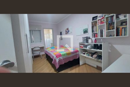 Casa de condomínio à venda com 287m², 4 quartos e 4 vagas Casa de condomínio à venda com 287m², 4 quartos e 4 vagasQuarto 2 suíte