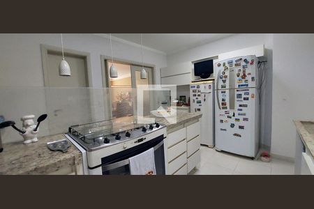 Casa de condomínio à venda com 287m², 4 quartos e 4 vagas Casa de condomínio à venda com 287m², 4 quartos e 4 vagasCozinha