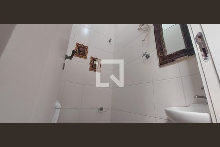 Casa de condomínio à venda com 287m², 4 quartos e 4 vagas Casa de condomínio à venda com 287m², 4 quartos e 4 vagasBanheiro edícula