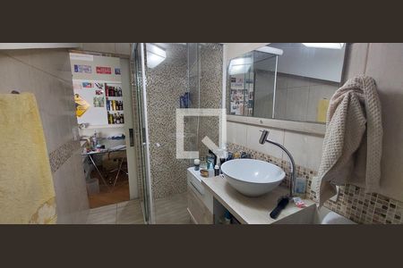 Casa de condomínio à venda com 287m², 4 quartos e 4 vagas Casa de condomínio à venda com 287m², 4 quartos e 4 vagasBanheiro 4