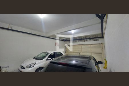 Casa de condomínio à venda com 287m², 4 quartos e 4 vagas Casa de condomínio à venda com 287m², 4 quartos e 4 vagasGaragem