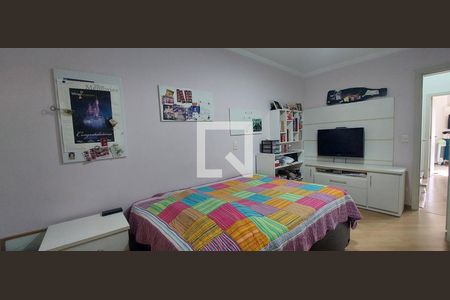 Casa de condomínio à venda com 287m², 4 quartos e 4 vagas Casa de condomínio à venda com 287m², 4 quartos e 4 vagasQuarto 2 suíte